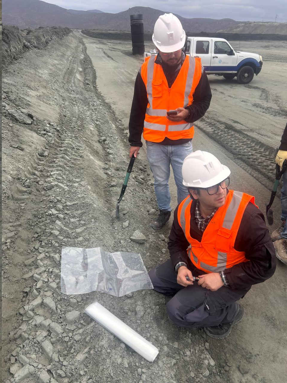 Campaña de muestreo de relaves en el sector Tambillos, comuna de Coquimbo